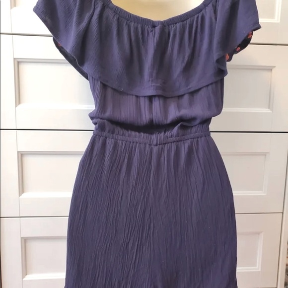 Gorgeous romper off the shoulder top Navy Blue with embroidered roses. - Picture 3 of 8